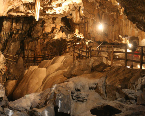 Pooles Cavern