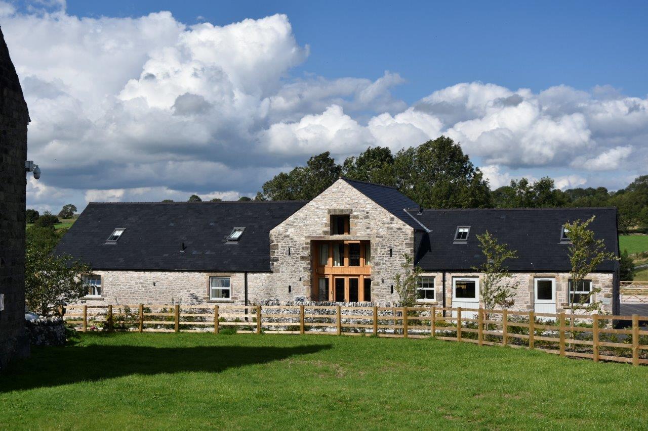 Luxury, Dog Friendly Cottages in the Peak District? It