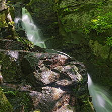 Places to stay near lumsdale falls